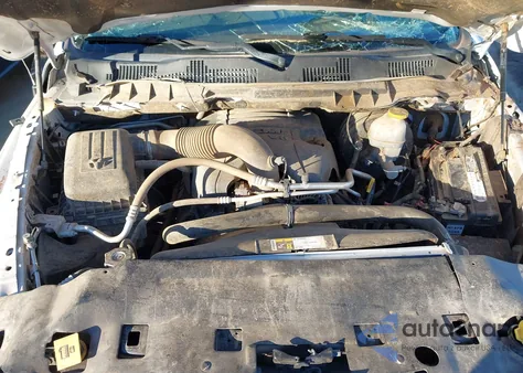 2019 Ram 1500 Classic Tradesman 4X4 6'4 Box z USA, uszkodzony, nr VIN 1C6RR7ST0KS674483